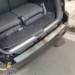 Ốp chống trầy cốp Toyota Fortuner 2017-2020 - Mẫu INOX