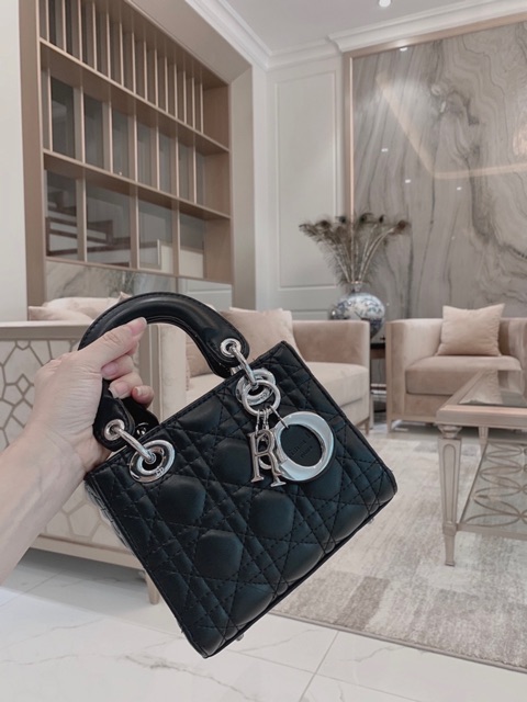 Túi xách Lady 3 ô khóa bạc