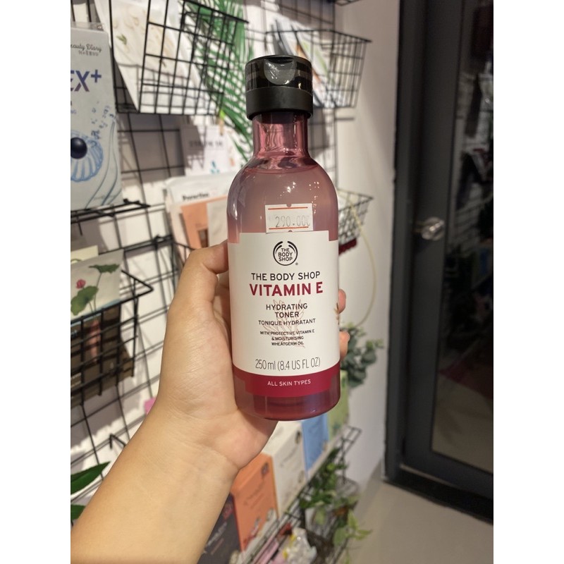 Nước hoa hồng The Body Shop Vitamin E Hydrating Toner 250ml