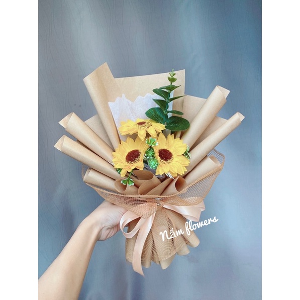 Bó hướng dương 3 bông kèm lá táo