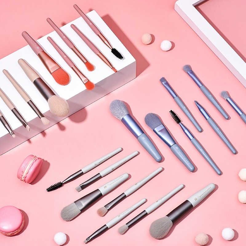 Set 8 cọ trang điểm chuyên nghiệp Maange