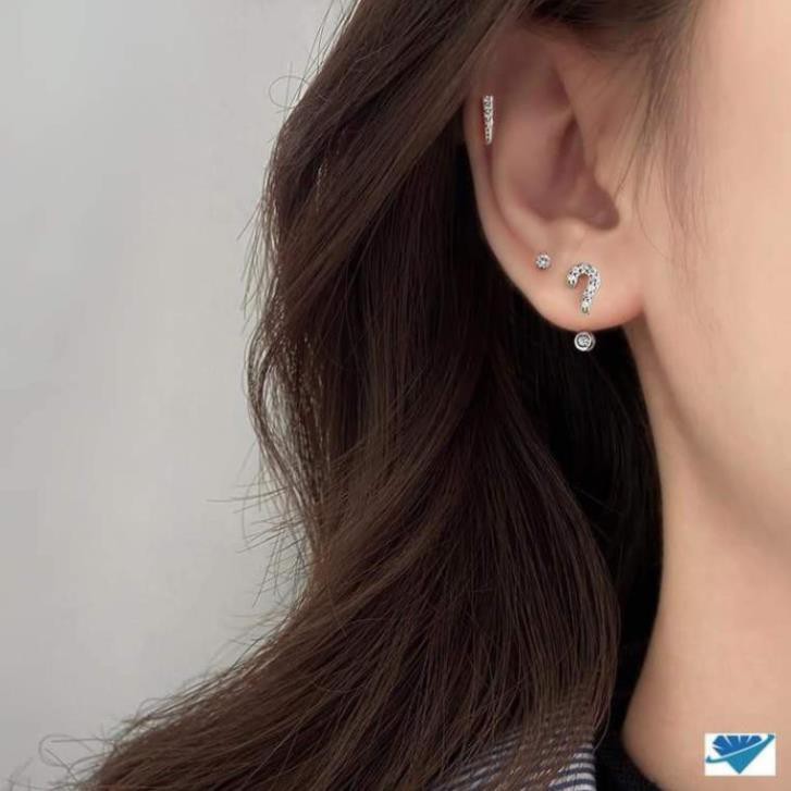 bông tai hình dấu câu , hót hít độc lạ luôn ạ , đeo theo nhiều kiểu đều rất đẹp luôn ạ , shop freeship cho đơn hàng trên