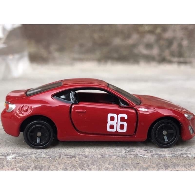 Xe Mô Hình TOMICA Toyota 1:64 mở 2 cánh