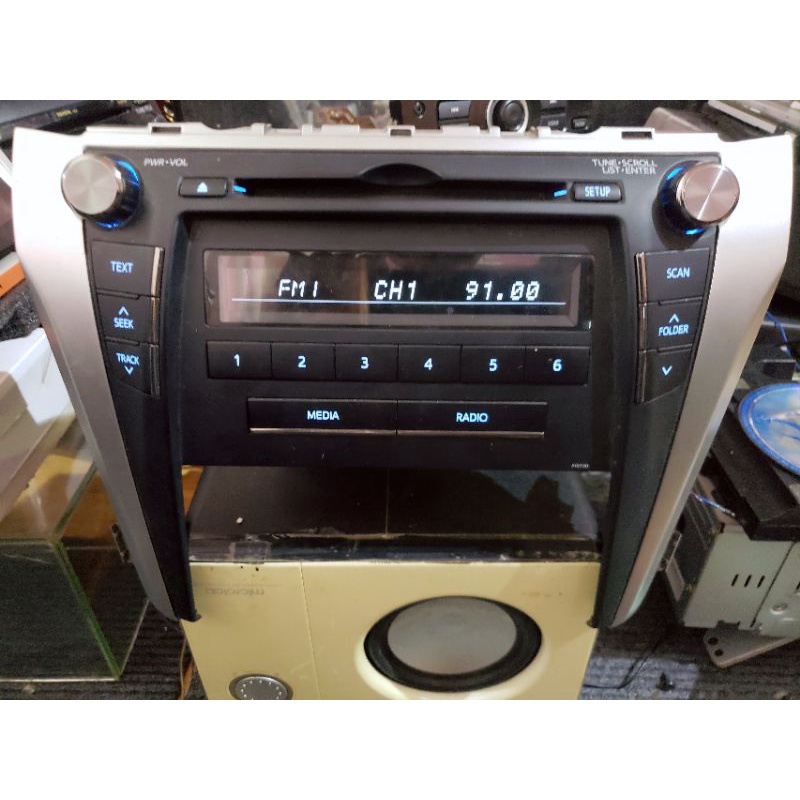 Đầu cd / aux/ Radio xe Camry . lắp chung cho camry 2014 15 16 17 18 19