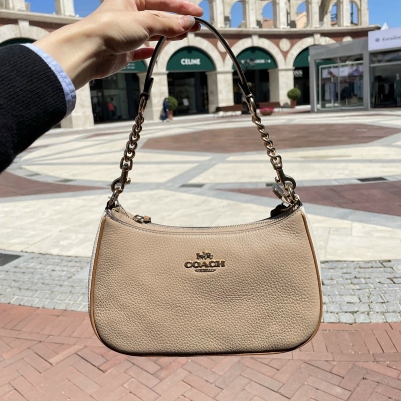 Túi Coach dáng thuyền mới nhất 2022