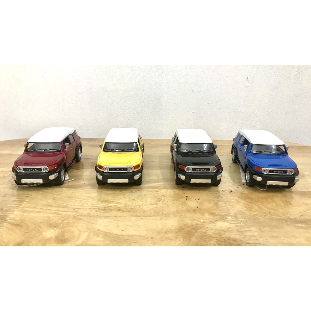 Mô hình xe Toyota FJ Cruiser _ Tỷ lệ 1:36