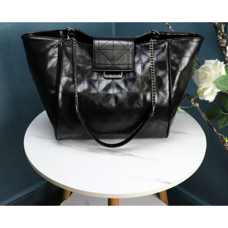 Zara Túi Xách Tote Màu Đen Kích Thước 27x47cm