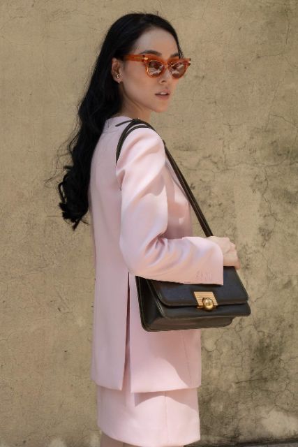 Set vest hồng chân váy