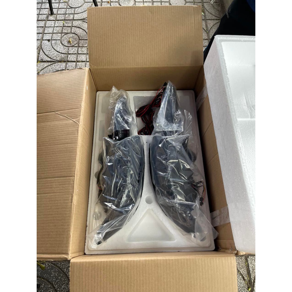 Đèn hậu xe Ford Everest 2016+