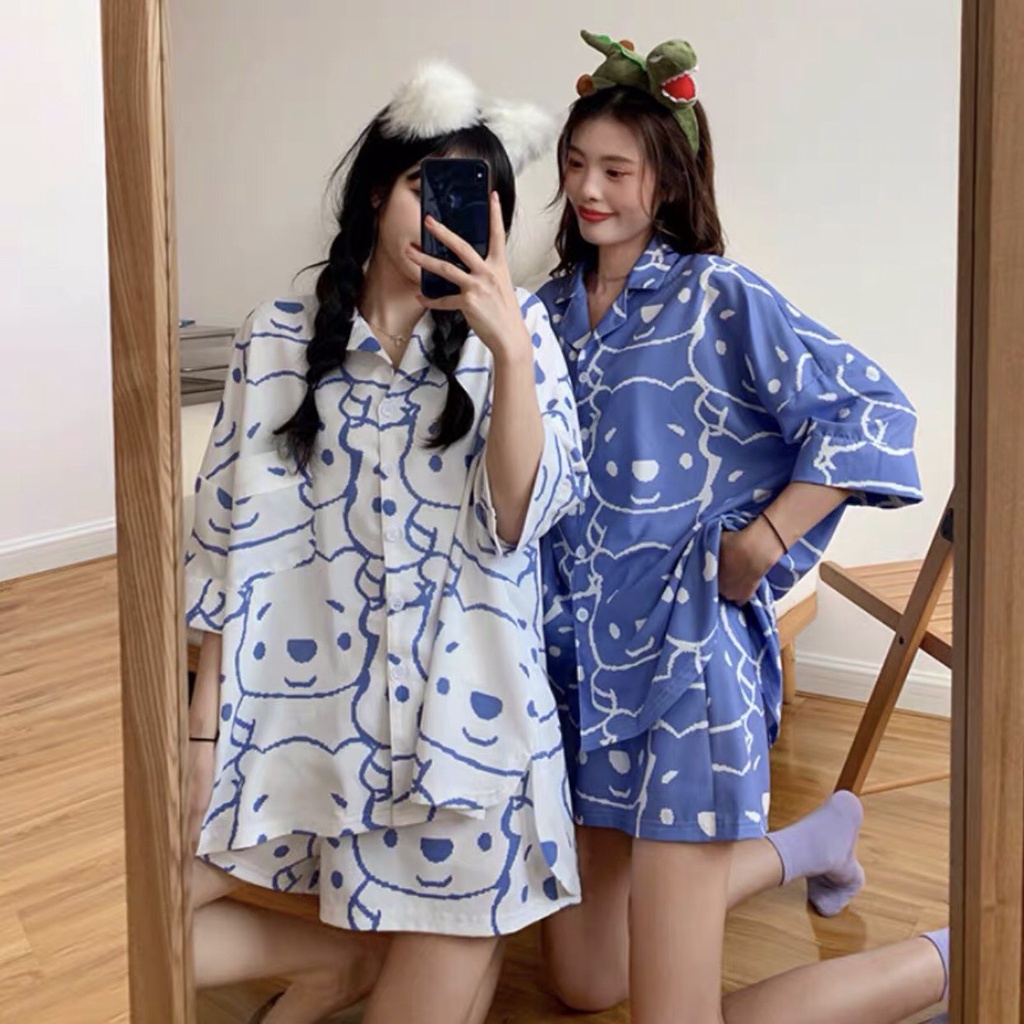 Bộ Ngủ Pijama Cotton Hình Gấu Hai Màu Xanh Trắng - Đồ Ngủ Nam Nữ Pooh Đùi Short Ngắn Áo Cổ Vest Mặc Nhà Form Rộng