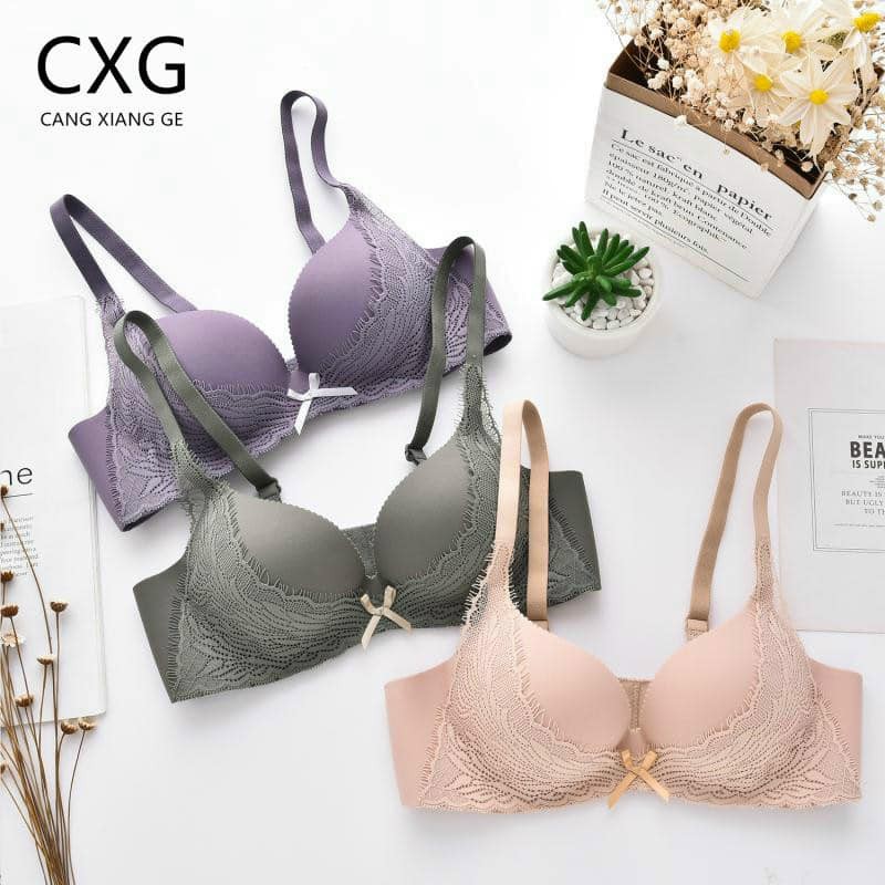 Áo lót nữ su đúc CXG A16 áo ngực không gọng nâng ngực lót đệm vừa phải - Chan Underwear