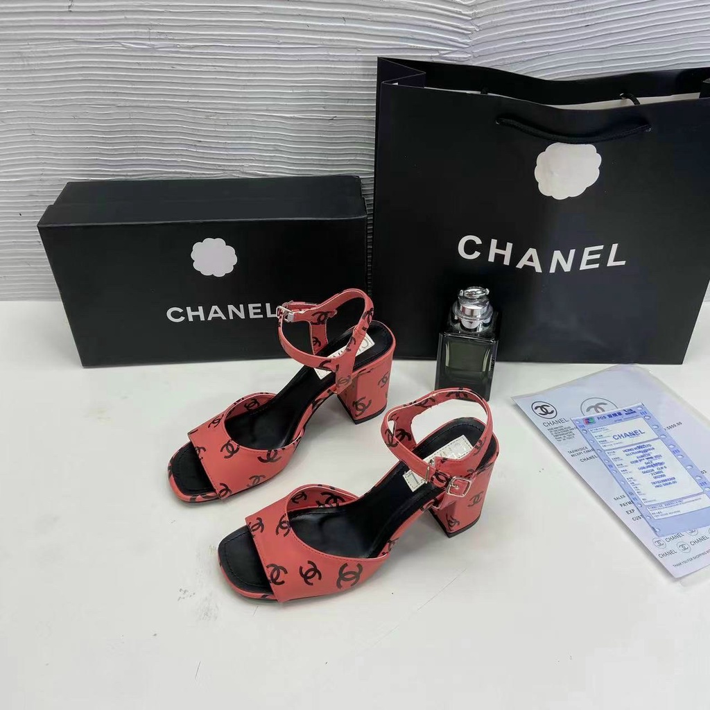 Sandal nữ họa tiết C C quai ngang gót cao Nguyên hộp hãng cao cấp