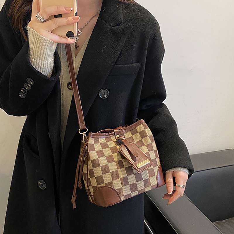 Túi xách IELGY đeo chéo vai in họa tiết bàn cờ giản dị cho nữ