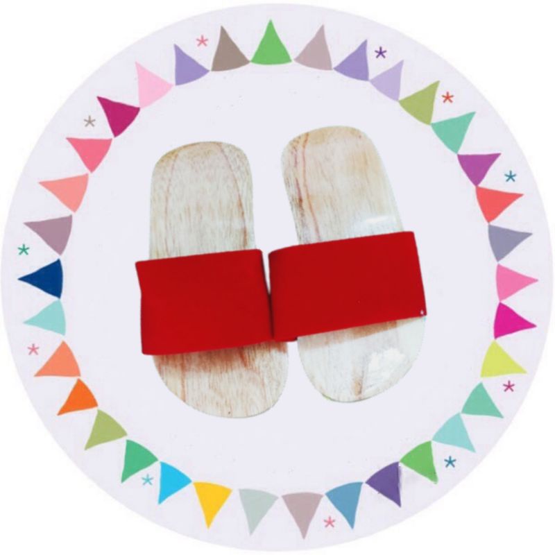 Guốc gổ quai nhung xinh xinh cho bé