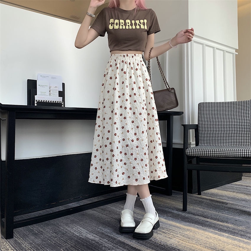 Chân Váy Chữ A Họa Tiết Hoa Dập Nổi Ba Chiều Tươi Mới Mùa Hè