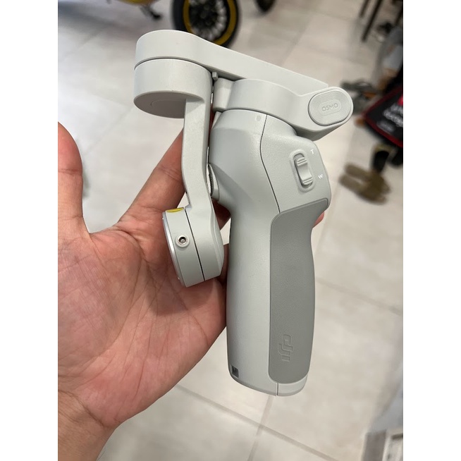 Tay cầm gimbal DJI Osmo Mobile 4 chính hãng đã sử dụng | BigBuy360 - bigbuy360.vn