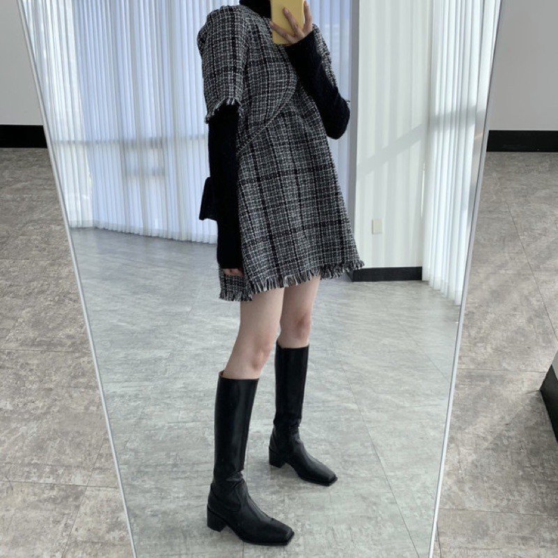 - Đầm suông kẻ ô