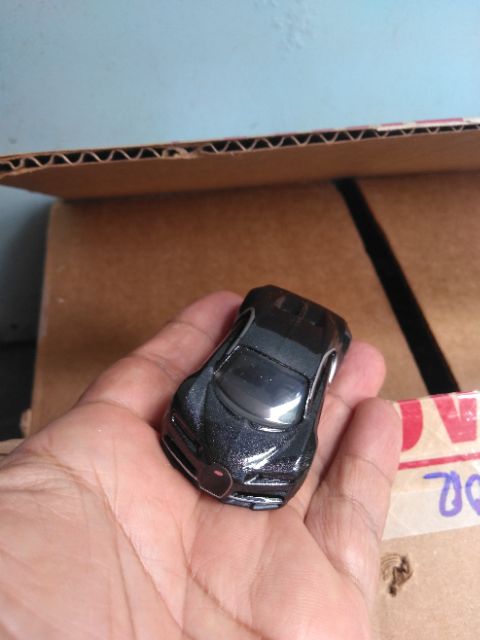 Xe Hotwheels Bugatti Chiron Màu đen , xe đẹp như hình