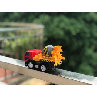Xe trộn bê tông mini có bánh đà