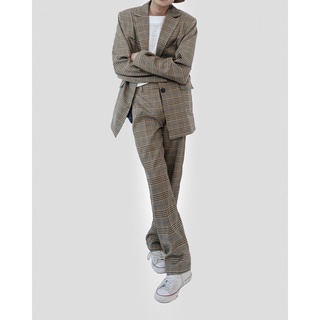 Bộ suit kẻ gồm áo vest và quần khuatmat