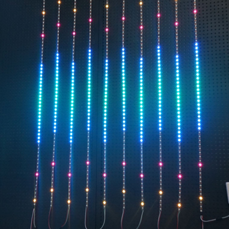 Đèn led trang trí RGB chạy theo 10 cột âm thanh đủ size