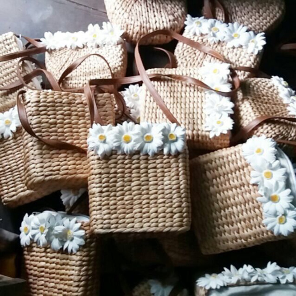 Combo Túi cói hoa cúc vintage + 1 đôi hoa cài tóc | BigBuy360 - bigbuy360.vn