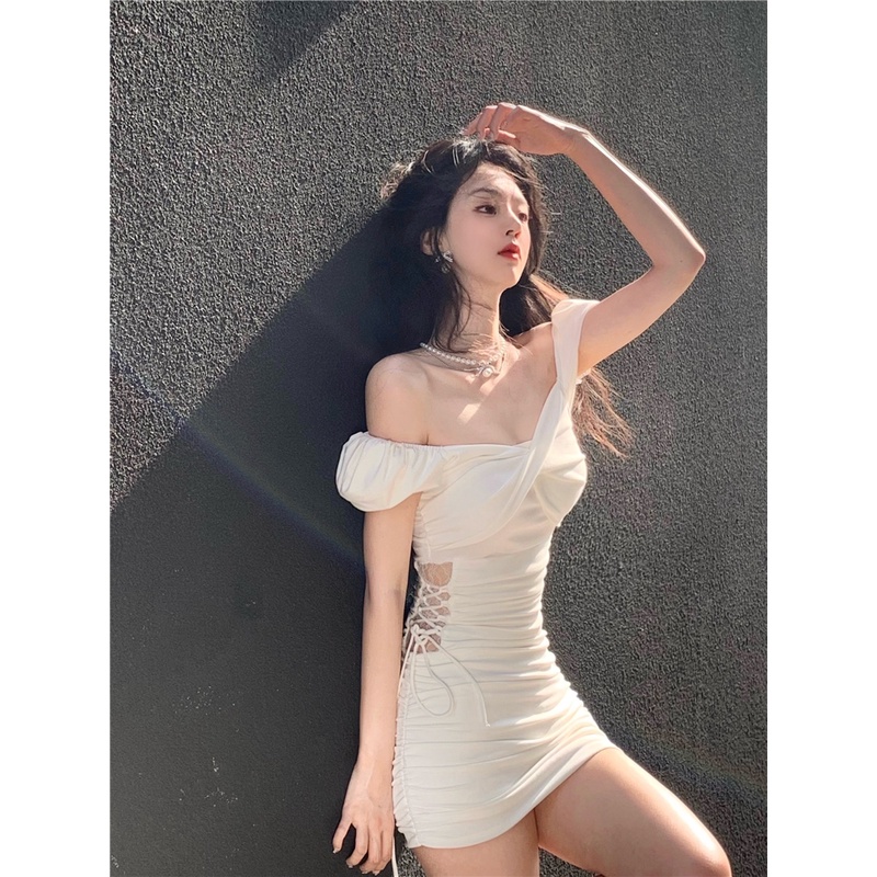 Đầm Ôm Dáng Tay Phồng Cổ Chữ v Khoét Rỗng Thiết Kế Ngọt Ngào Cho Nữ