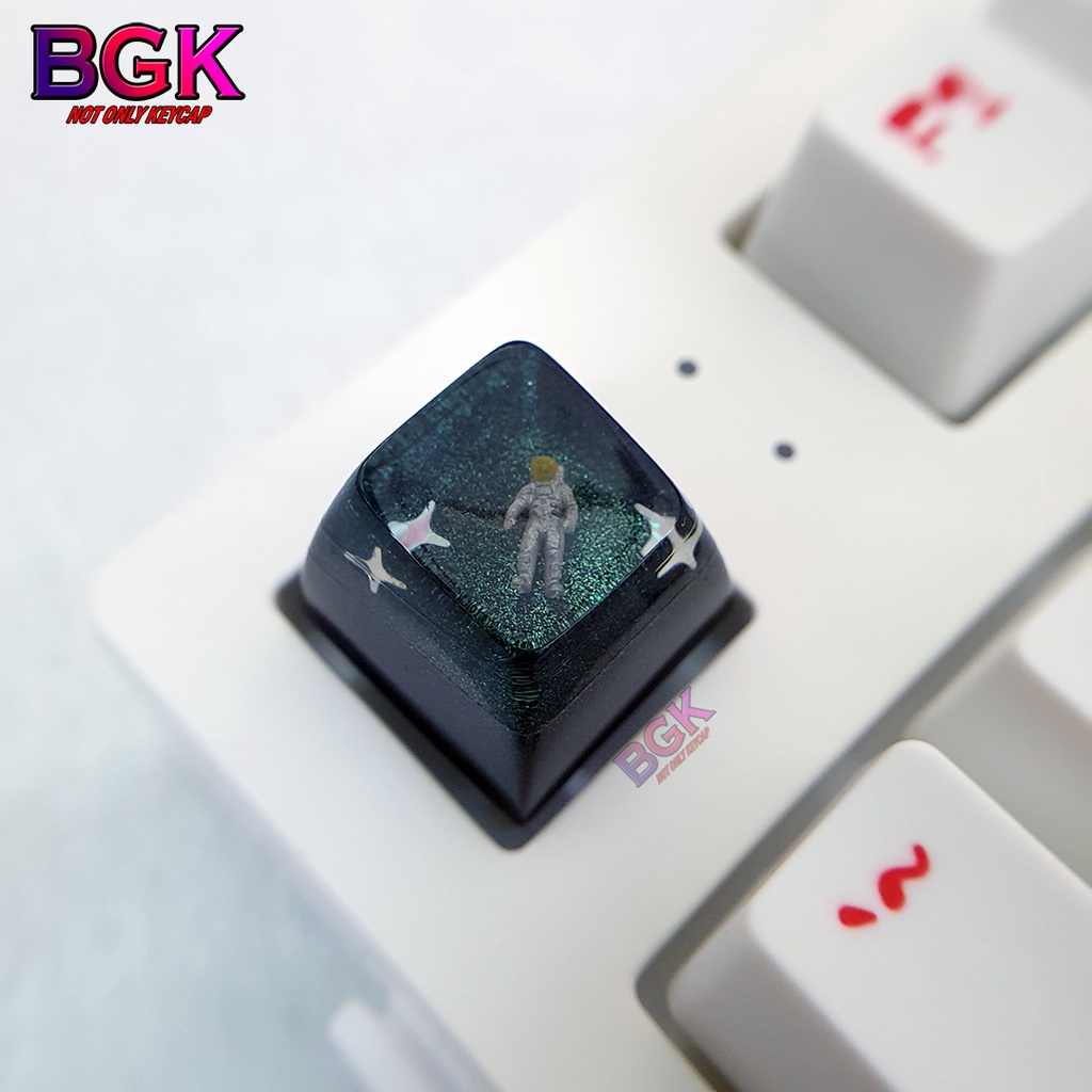 Keycap Lẻ hình Phi hành gia ngoài vũ trụ cực đẹp SA profile ( keycap resin độc lạ )( Keycap Artisan )