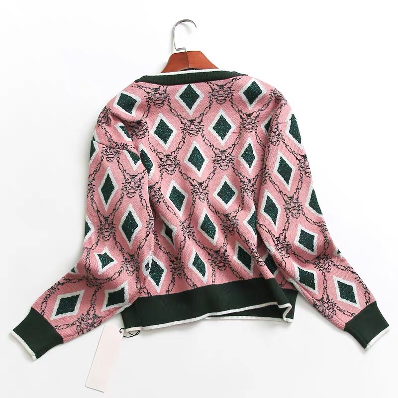 Áo len hoạ tiết Lily