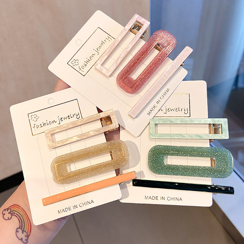 Bộ 3 cái kẹp tóc mỏ vịt acrylic màu kẹo in họa tiết trái tim thời trang ngọt ngào phối thoải mái