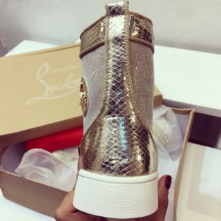 Giày sneakers louboutin tán đinh