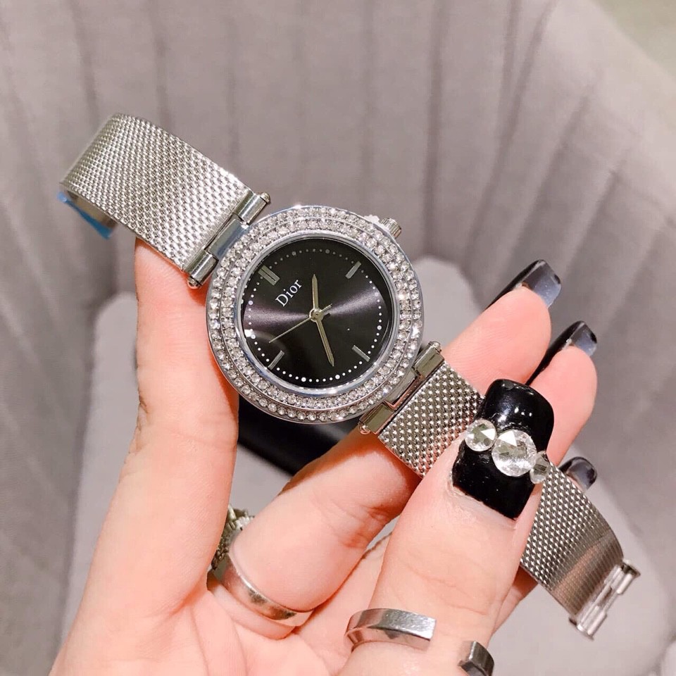Đồng hồ nữ Dior viền đính đá sang trọng đẳng cấp