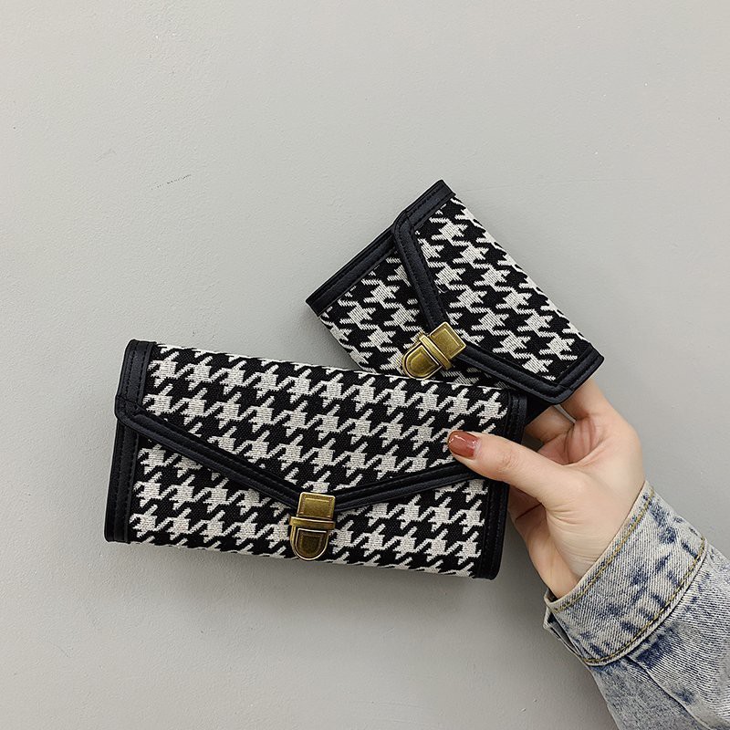 Ví nữ cầm tay viền đen khóa vuông - VN120