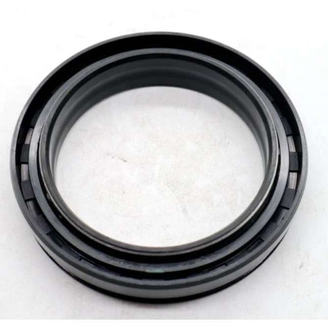 Phớt 70*95 đùi sau máy cày Kubota L3202-L4202 – BQ3873E