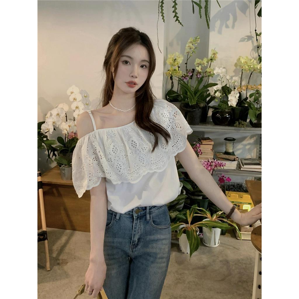 Áo Kiểu Trễ Vai Phối Bèo Nhún Màu Trắng Phong Cách Pháp Cổ Điển 62110
