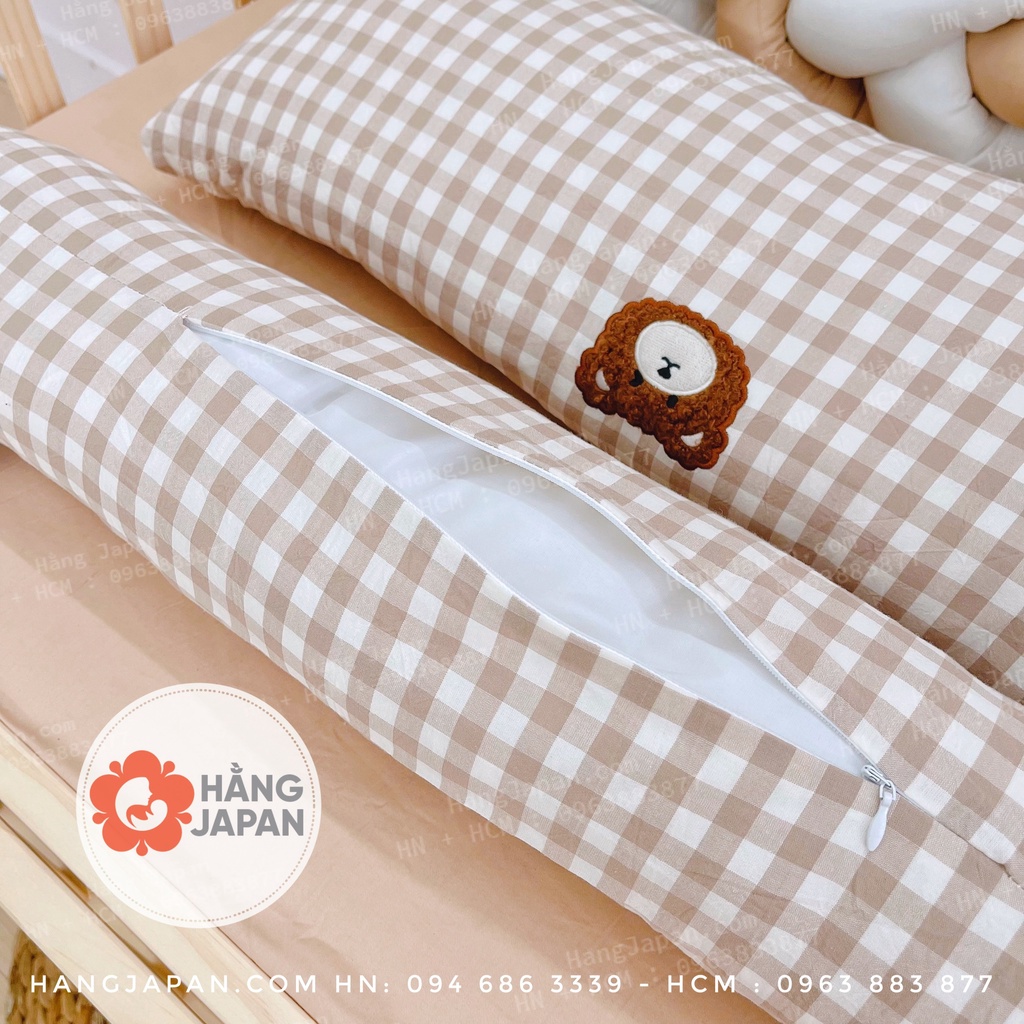Gối ôm cho bé hoạ tiết caro thêu gấu phong cách Hàn Quốc
