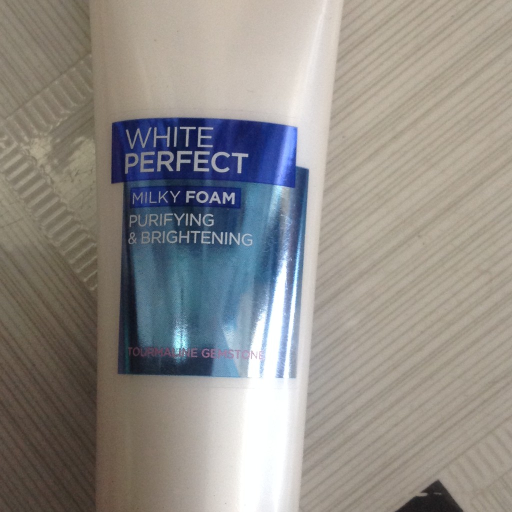 Sữa rửa mặt loẻal White Perfect 100ml