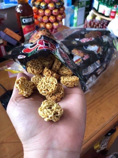 Snack Mì Tôm Viên Thailand 1 gói 35gr đo ăn vặt ngon rẻ sài gon - gia lai market | BigBuy360 - bigbuy360.vn