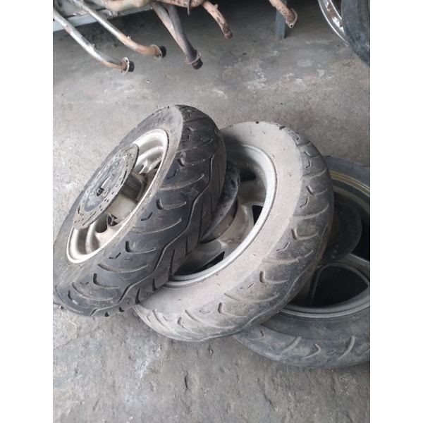 Bánh trước của xe Atila