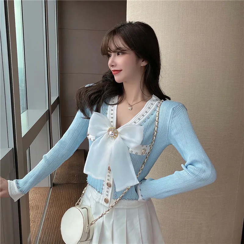 Áo len Nữ dài tay đóng cúc đính kim đá có ren mềm mại 2 màu mới 2022 mềm mịn sang trọng