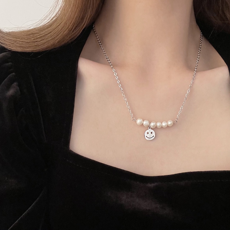 Vòng cổ Mặt Cười Đính Ngọc Trai Dễ Thương Cho Nữ