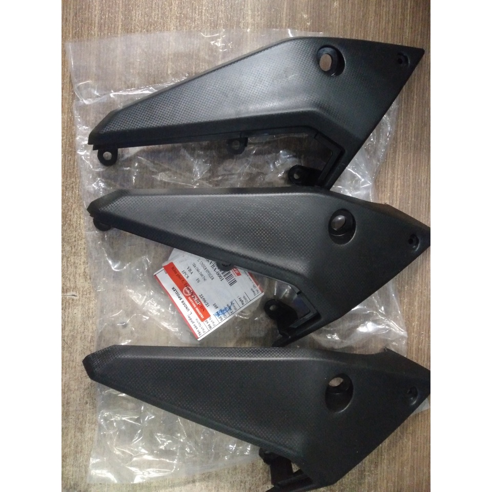 Mỏ cày đen nhám bên trái xe Sym Galaxy 50cc