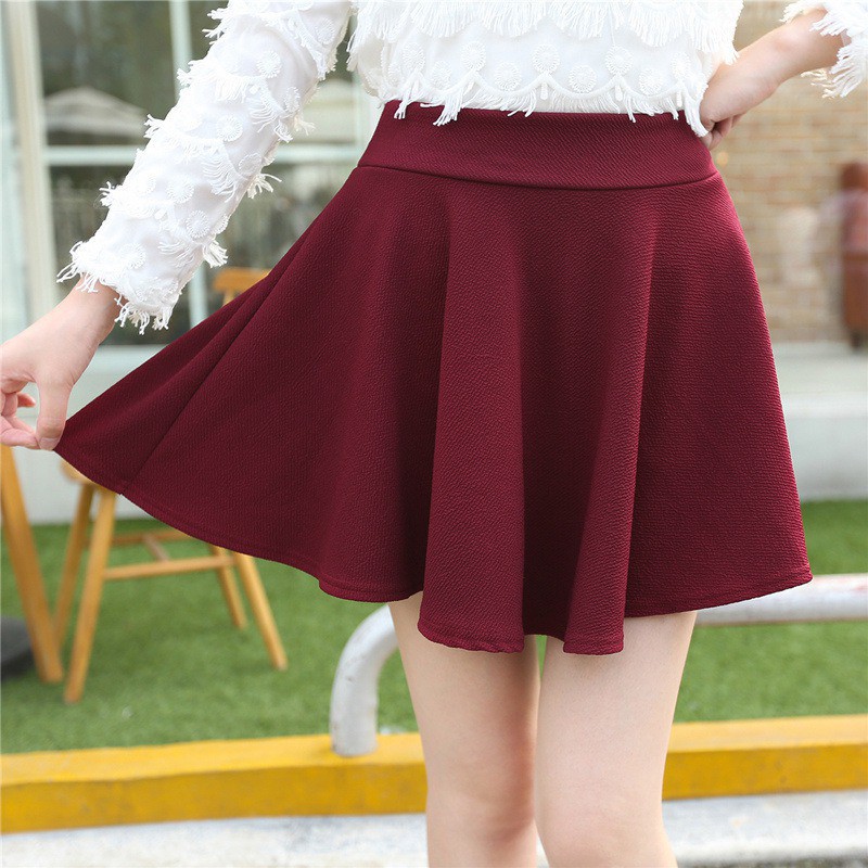 Chân váy ngắn màu trơn thời trang nữ tính