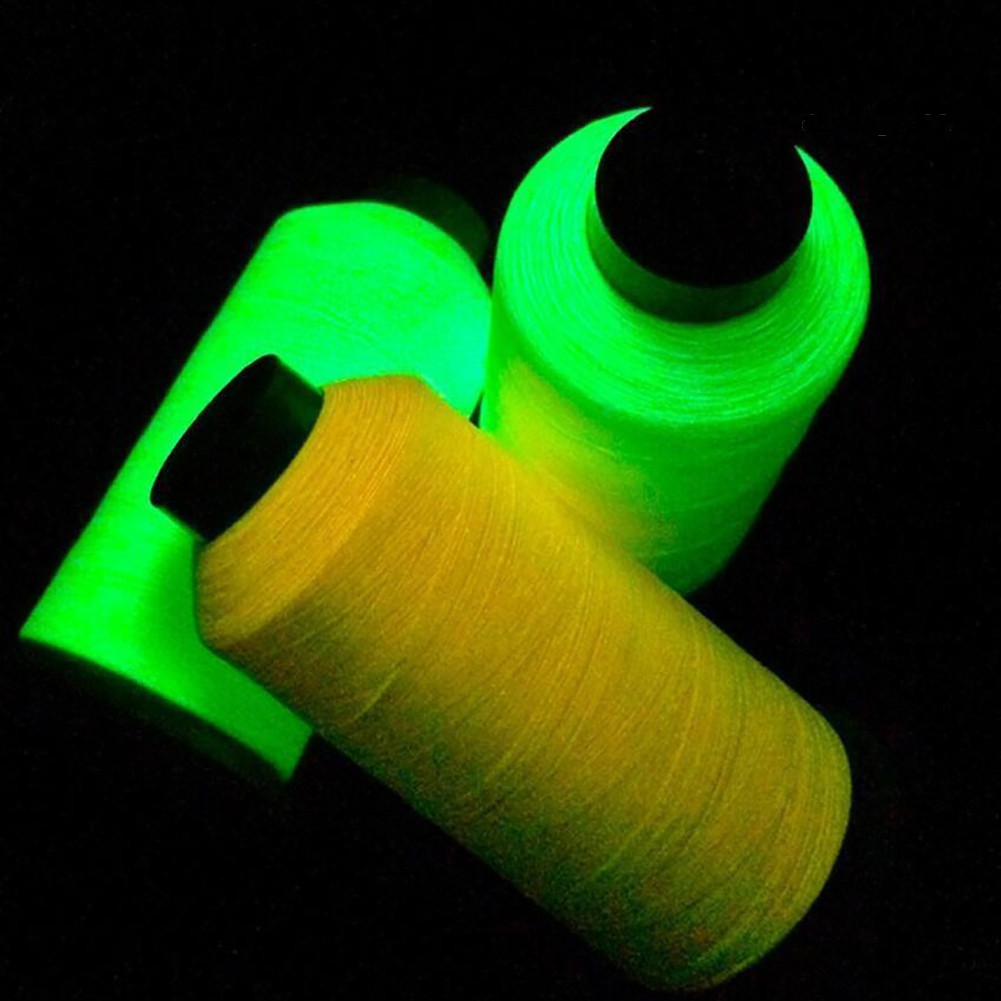 Cuộn Chỉ May Vá Phát Sáng Trong Tối