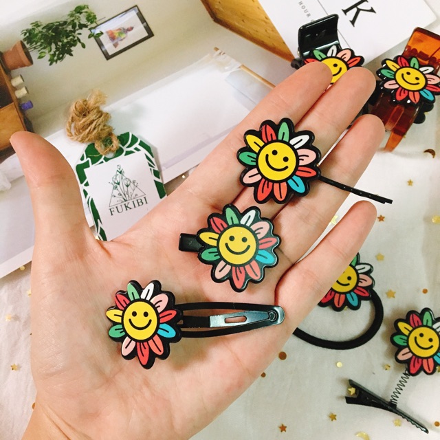 CỘT TÓC, KẸP TÓC, GHIM CÀI ÁO STICKER KAIKAIKIKI ẢNH THẬT