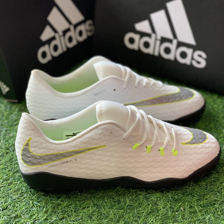 ( Tặng kèm hộp và tất ) Giày bóng đá sân nhân tạo Hyper 3 màu trắng size 39-43