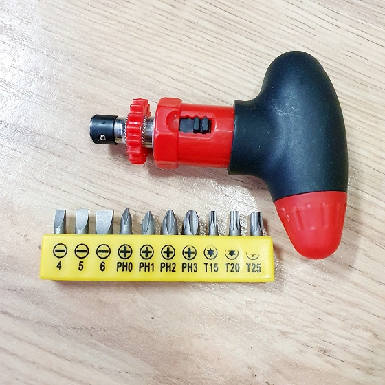 Bộ Dụng Cụ Vặn Vít 11 Món Gồm 1 Tay Vặn Chữ T Đảo Chiều + 10 Mũi Vít Khác Kích Cỡ Và Công Năng Đa Dụng