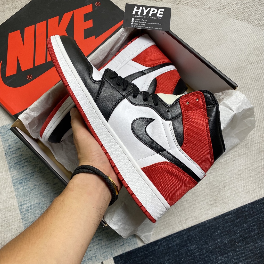 Giày sneaker Jordan 1 Satin Black Toe  - Hype Sneaker | Phiên bản best Quality .