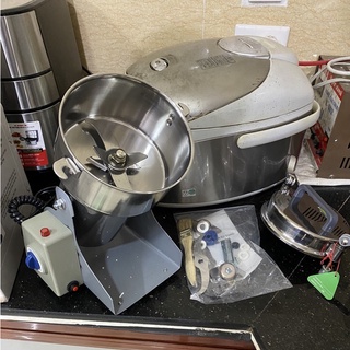 MÁY XAY BỘT KHÔ ĐA NĂNG SEKA XAY CẢ THẾ GIỚI CHO BẠN GIÁ SỐC TẶNG THÊM ĐẦY ĐỦ PHỤ KIỆN