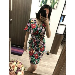 Váy hoa buộc dây